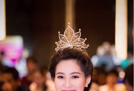Cựu Hoa hậu Việt Nam đọ nhan sắc: Ai đẹp hơn?
